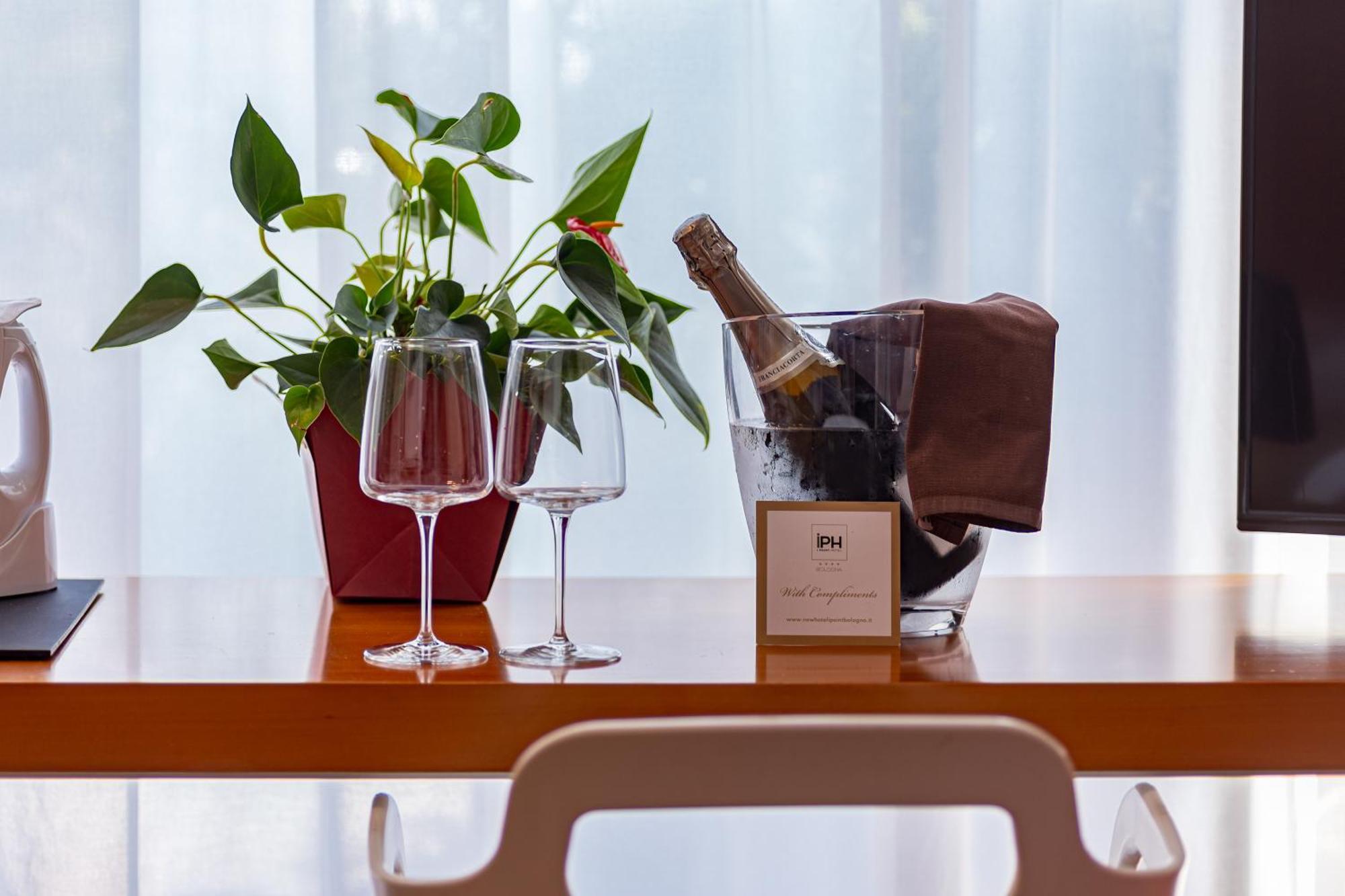 New Ipoint Hotel San Giovanni in Persiceto Eksteriør billede