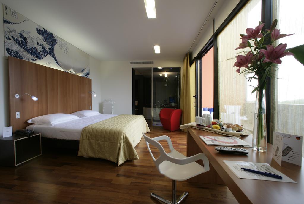 New Ipoint Hotel San Giovanni in Persiceto Eksteriør billede